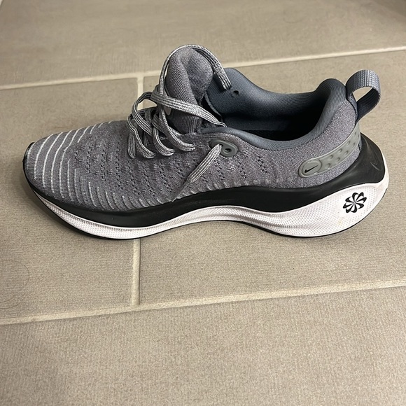 Nike ReactX Infinity Run Shoes - Picture 4 of 5